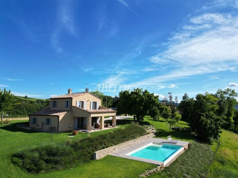 Farmhouse in Montecarotto