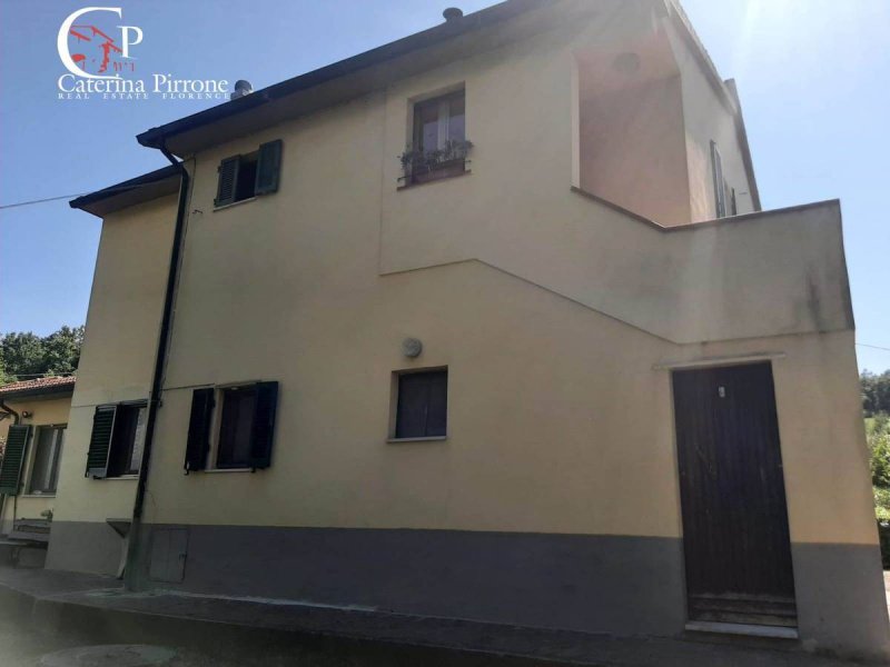 Maison jumelée à Montecatini Val di Cecina