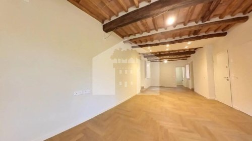 Apartamento em Lucca
