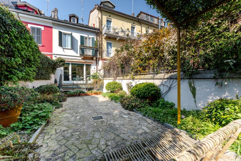 Villa in Milan