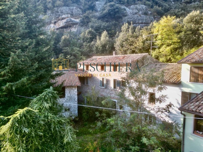 Casa di campagna a Rivoli Veronese