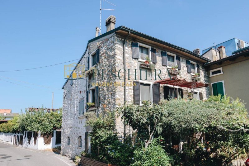 Villa i Peschiera del Garda