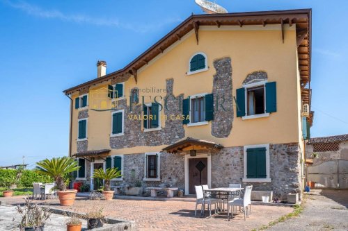 Casa di campagna a Valeggio sul Mincio