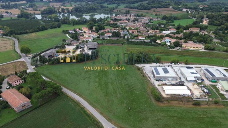 Terreno para construção em Monzambano