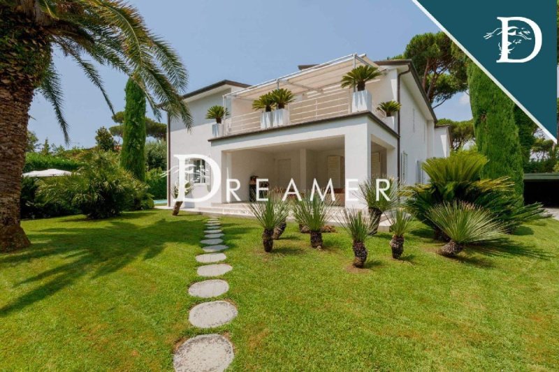 Villa in Forte dei Marmi