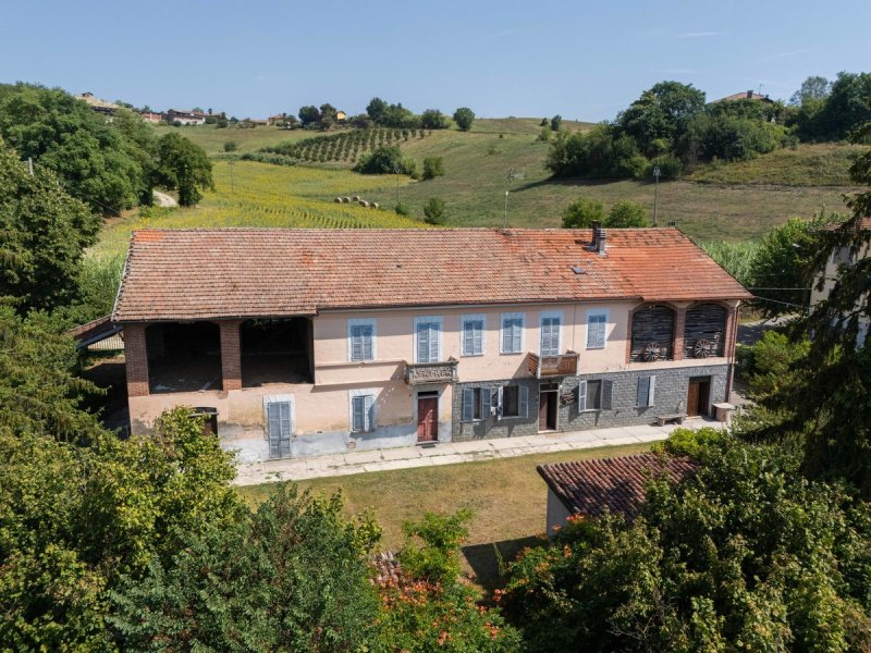 Huis op het platteland in Castell'Alfero