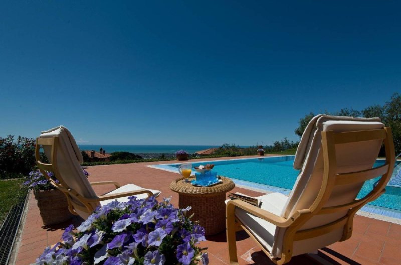 Villa i Massarosa