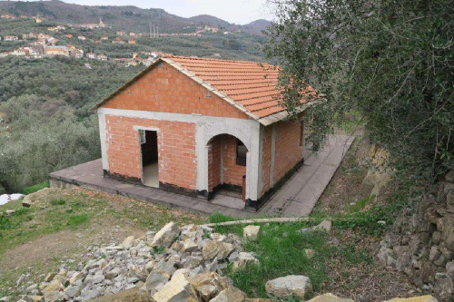 Huis in Diano San Pietro
