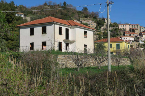 Detached house in Diano Arentino