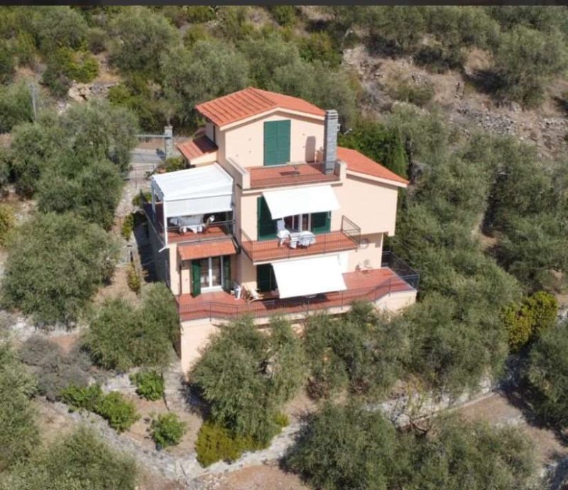 Villa i Diano San Pietro