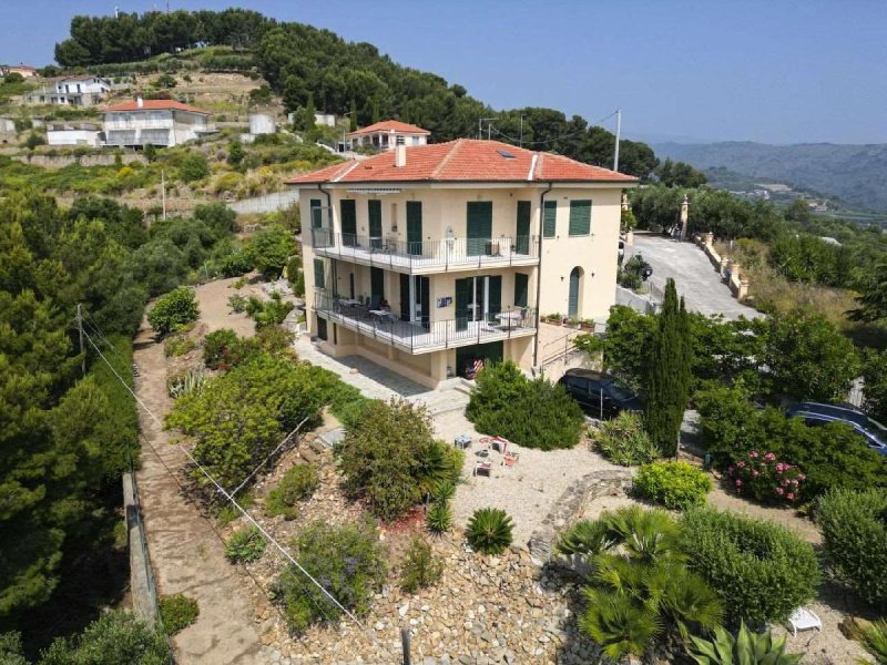 Moradia em Costarainera