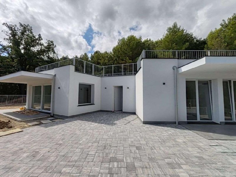 Вилла в Диано-Арентино