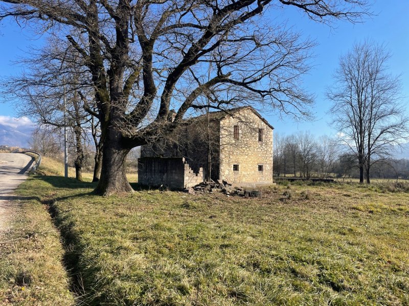 Maison de campagne à Atina