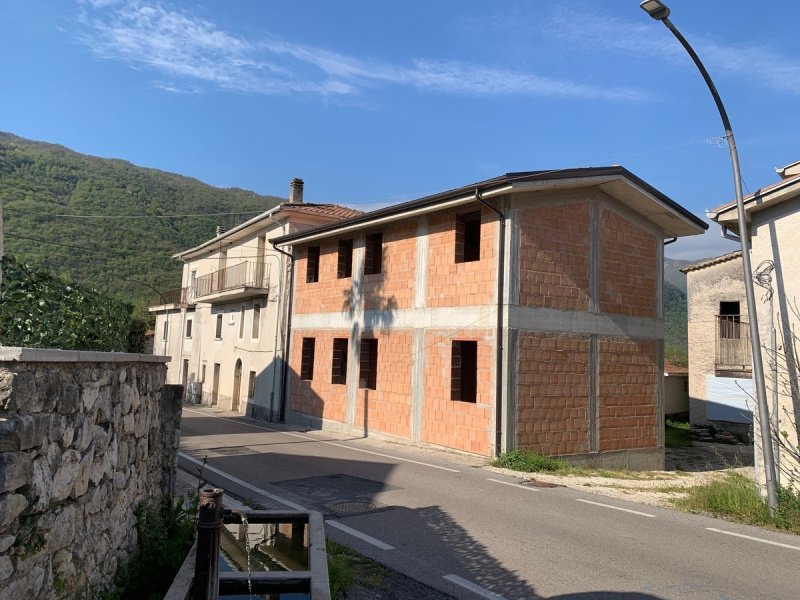 Semi-detached house in Villa Latina