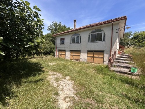 Landhaus in Atina
