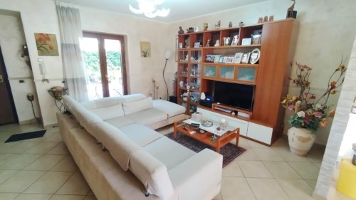 Maison mitoyenne à Cervaro