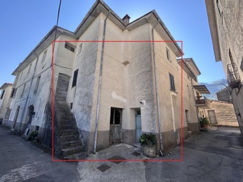 Casa geminada em Villa Latina