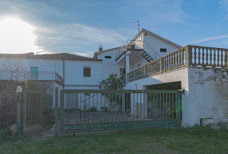 Half-vrijstaande woning in Tortoreto