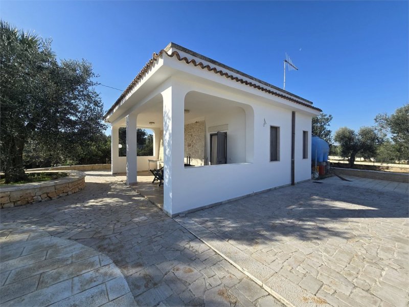 Detached house in Ostuni