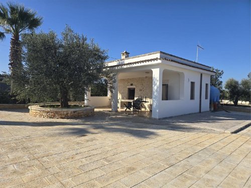 Detached house in Ostuni