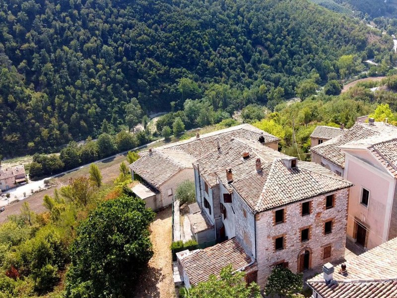 Semi-detached house in Arcevia