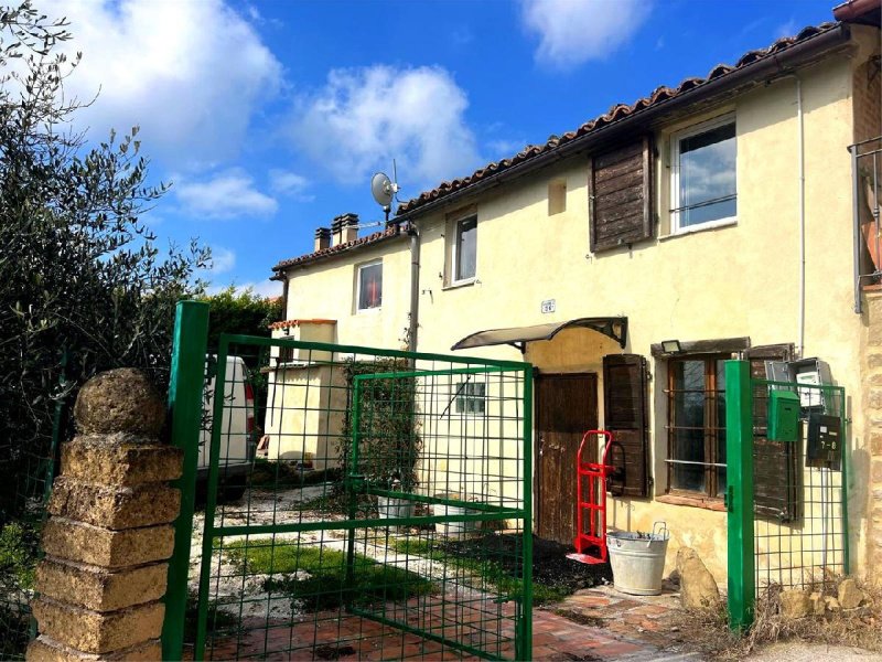 Maison jumelée à Arcevia