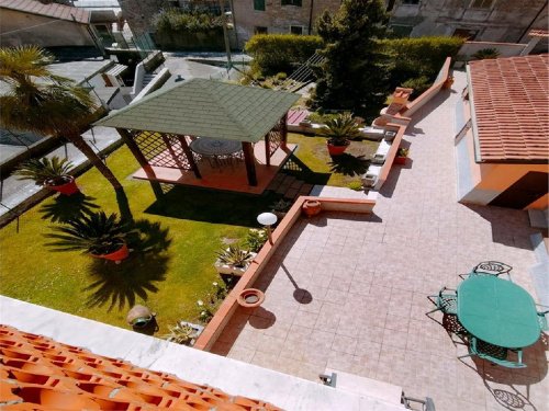 Особняк из двух квартир в Каррара