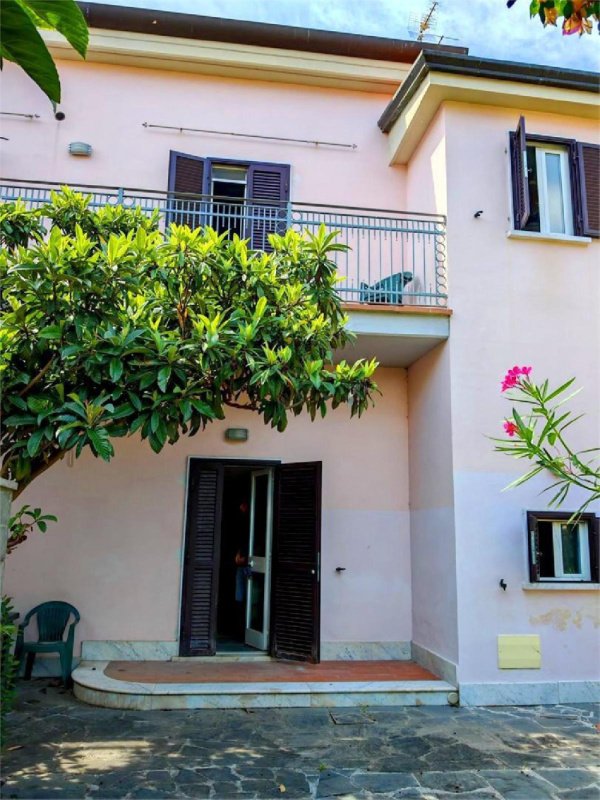 Casa geminada em Carrara