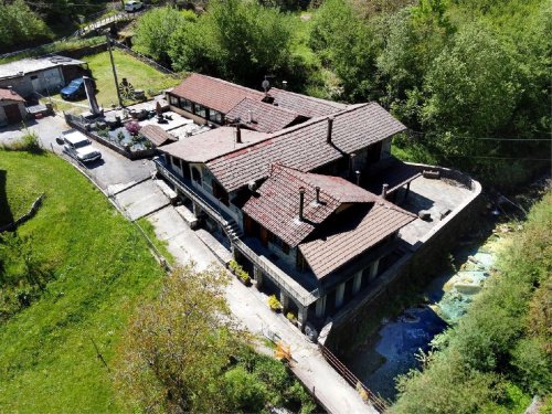 Villa i Minucciano