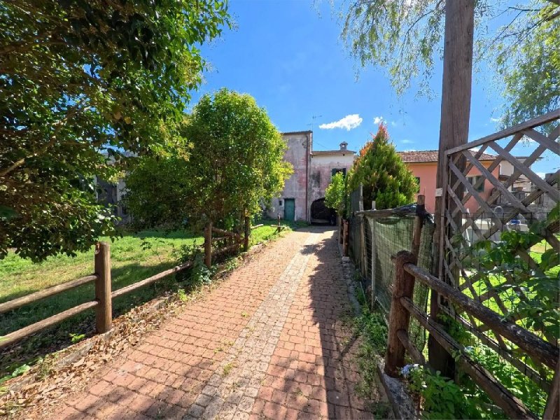 Casa geminada em Beverino