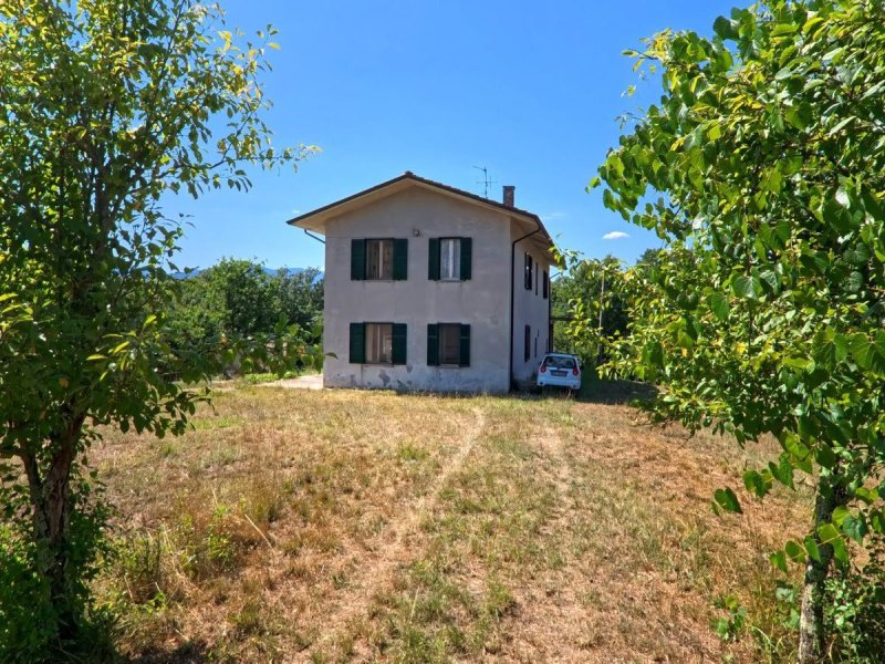 Casa indipendente a Licciana Nardi