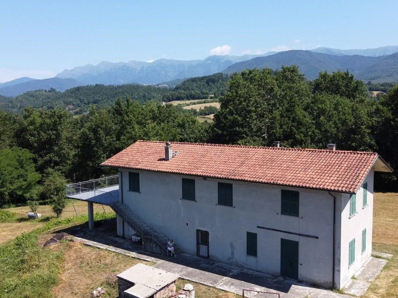 Casa indipendente a Licciana Nardi