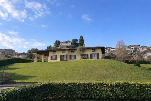 Villa en Eupilio