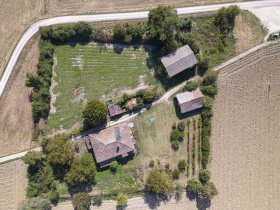 Farmhouse in Deruta