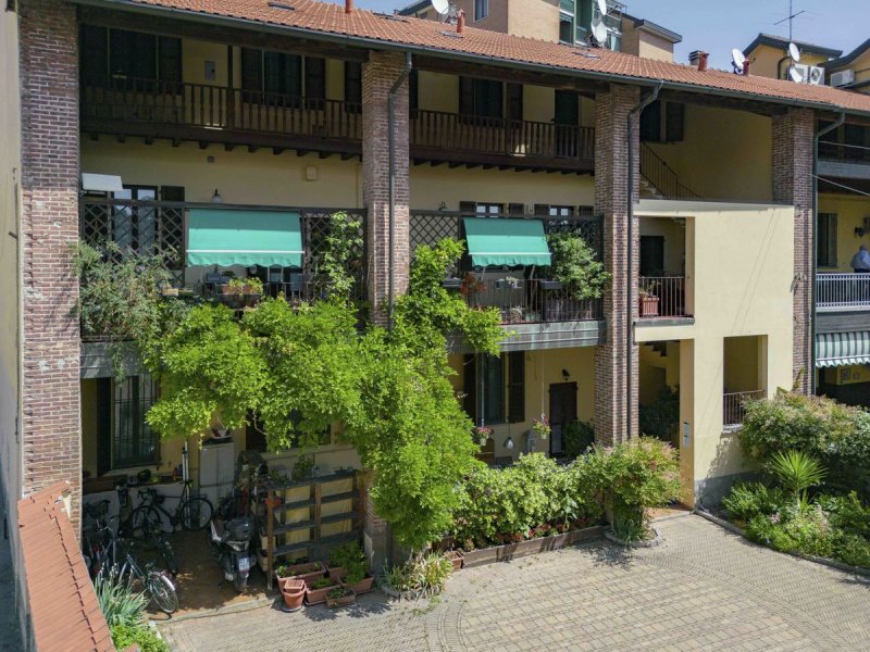 Casa histórica em Cormano