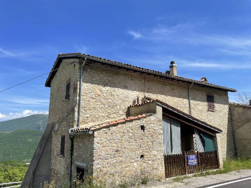 Country house in Cerreto di Spoleto