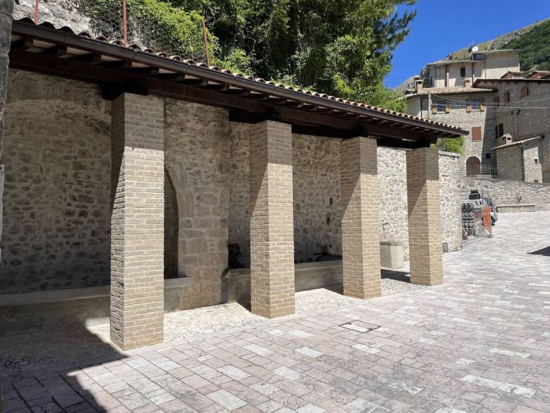 Semi-detached house in Sant'Anatolia di Narco