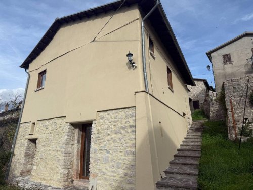 Semi-detached house in Cascia