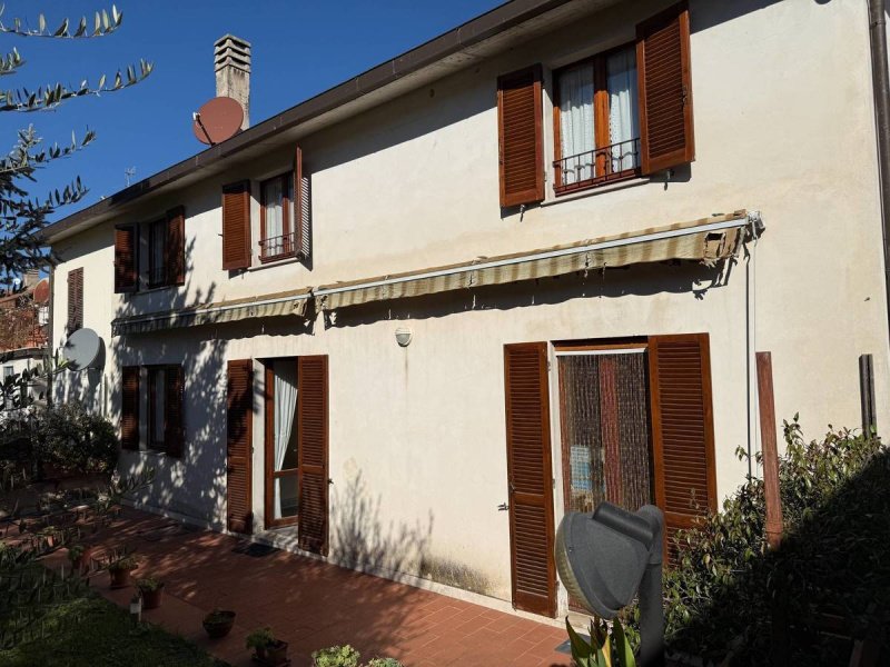 Semi-detached house in Spoleto