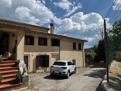 Semi-detached house in Cerreto di Spoleto