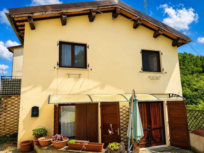 Casa semi indipendente a Sellano