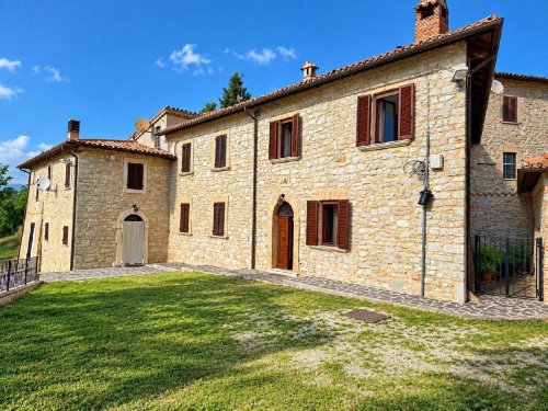 Casa semi indipendente a Preci