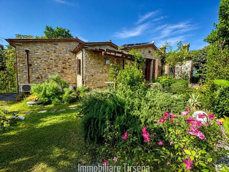 Klein huisje op het platteland in Fabro
