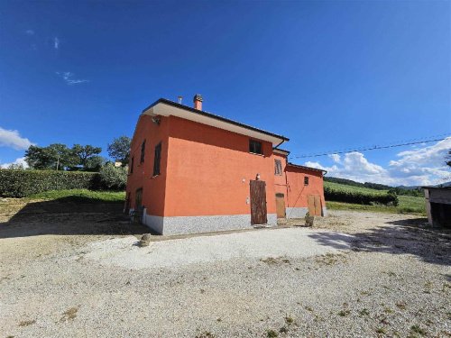 Farmhouse in San Severino Marche