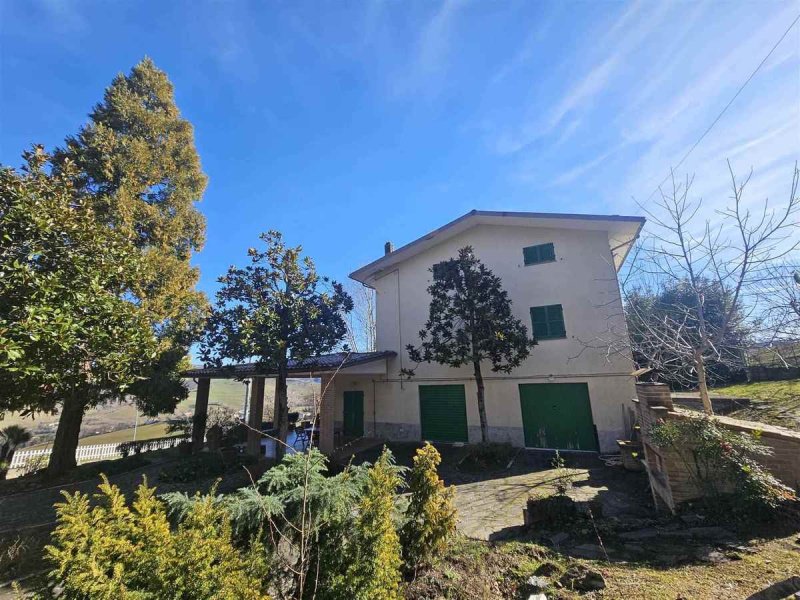 Casa independiente en Camerino