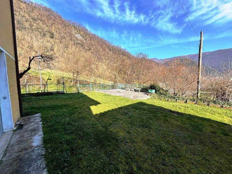 Casa indipendente a Fiuminata