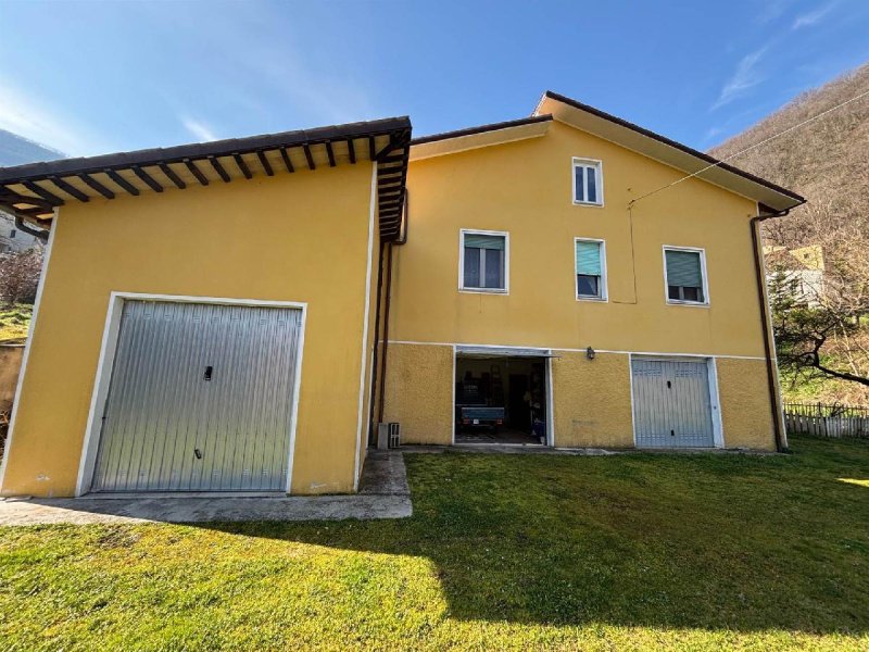 Casa indipendente a Fiuminata