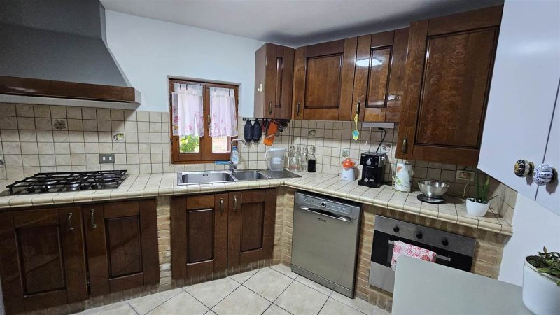 Особняк из двух квартир в Сан-Северино-Марке