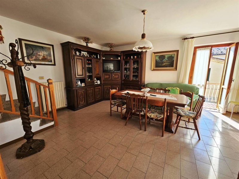 Maison jumelée à San Severino Marche