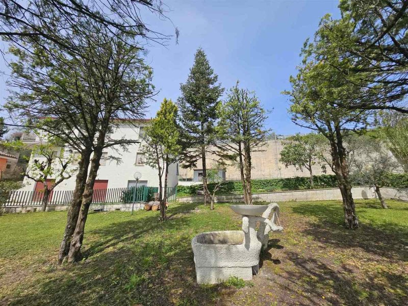 Casa en San Severino Marche